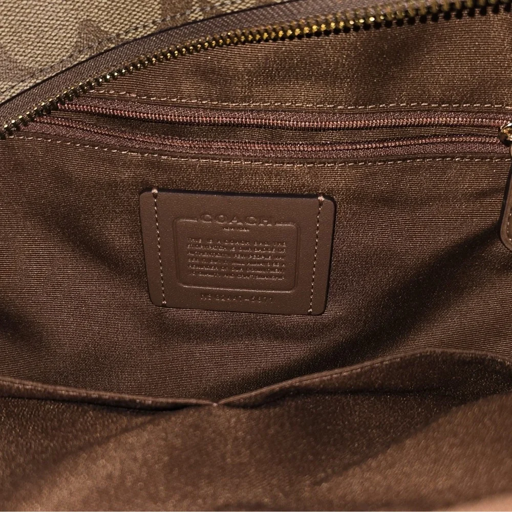 Coach Signature Backpack Brown Tan Gold Hardware Zip Closure Front Zip Pocket